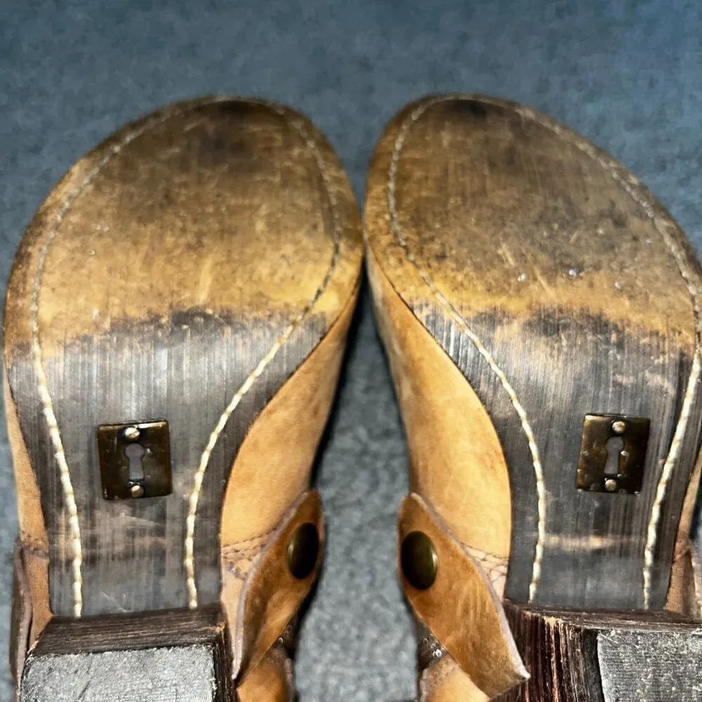 ANTHROPOLOGIE Schuler & Sons Philadelphia Brown Distressed Booties - GUC - 7.5